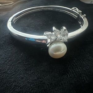 Silver Tone Pearl Bracelet